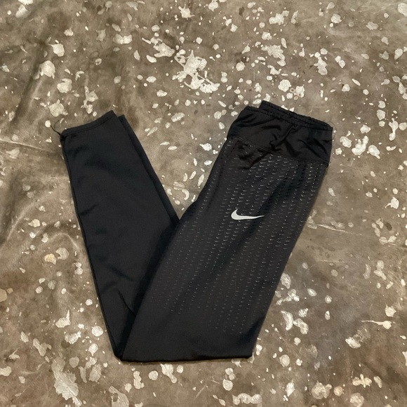 Cropped Nike dri fit athletic cropped leggings women’s large - Picture 2 of 2